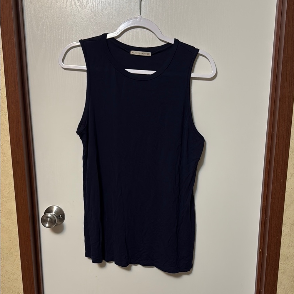 Active USA Women's Navy Sleeveless Top Size Large